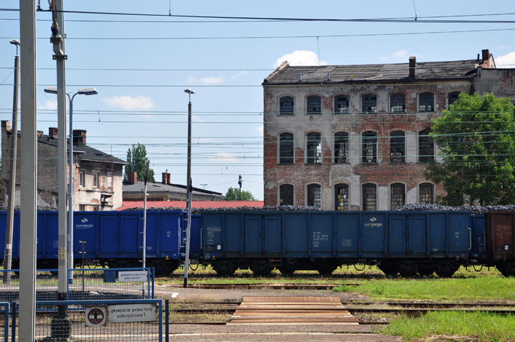 中東汽車進口報關
