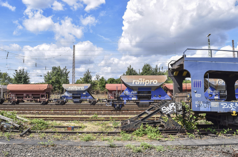 進口汽車不讓報關