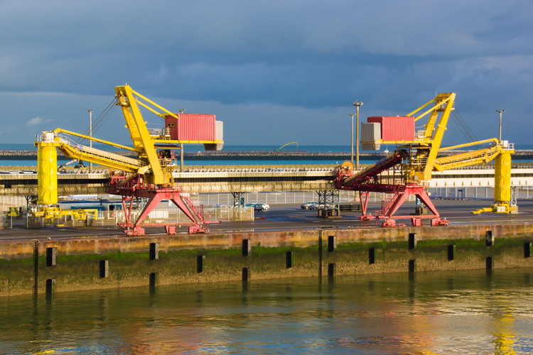 天津進(jìn)口汽車報(bào)關(guān)公司